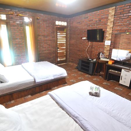 Villa Kopiori Yogyakarta Exterior foto